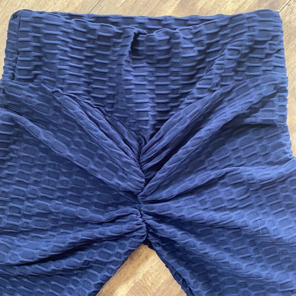 Leggings- FAMOUS TIC TOCK LEGGINGS - Picture 3 of 3